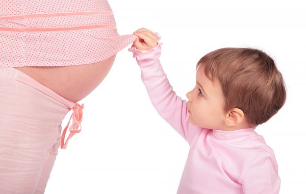 Учёные развеяли миф об оптимальном периоде между родами у женщин