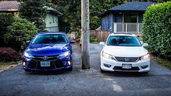 «Что купить за 500 тысяч?»: Блогер сравнил Toyota Camry, Subaru Legacy и Honda Accord