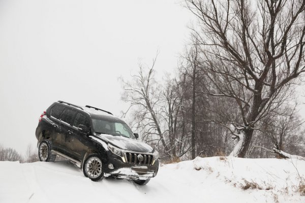 «Еду, как по асфальту!»: О Toyota Land Cruiser на зимней дороге рассказал владелец