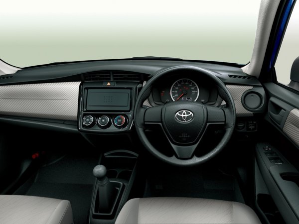 Стоит ли брать настоящую японскую Toyota Corolla Axio E160 проверил эксперт