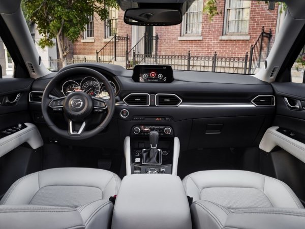 «Новый во всём»: О «свежем» Mazda CX-5 2018 восторженно рассказал блогер