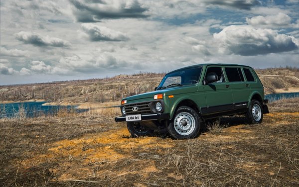 «Глаза боятся, Нива едет»: Экстремальный заезд LADA 4х4 по грязи показали на видео