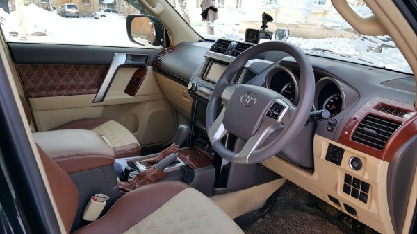 «Чистый японец»: О преимуществах праворульного Toyota Land Cruiser Prado рассказали в сети