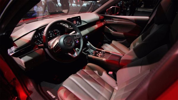 Camry и «немцы» в опасности: Об «эталоне изящности» Mazda 6 восторженно рассказал обзорщик