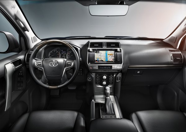 «Отвратительный свет и тормоза»: Минусы Toyota Land Cruiser Prado обсудили владельцы
