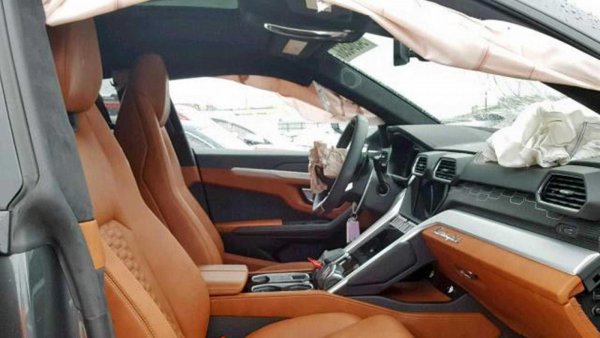 Разбитый в ДТП Lamborghini Urus продают за 115 000 долларов