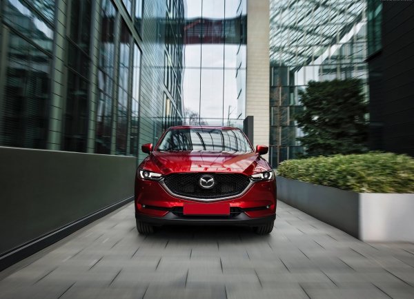 «Сложно оставаться лучшим»: Эксперт нашёл «ложку дёгтя» в идеальной Mazda CX-5