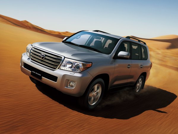 «Обычная маршрутка в Дубае»: Шестидверный Toyota Land Cruiser «по-арабски» восхитил сеть