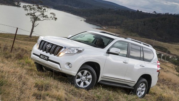 «Прадика заменит только Прадик»: Владельца Toyota Land Cruiser Prado отговорили в сети от покупки паркетника