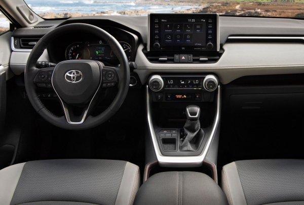 «Маленький пикап»: Новую Toyota RAV4 2019 протестировал обзорщик