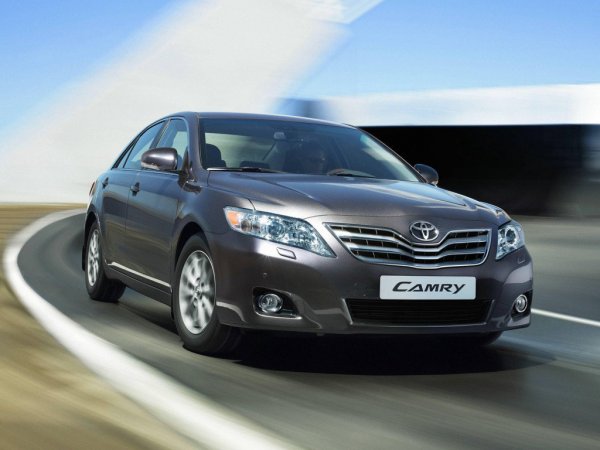 «Корми хорошим бензином - она отдаст тебе все»: С чем могут столкнуться владельцы Toyota Camry со «вторички», рассказали эксперты