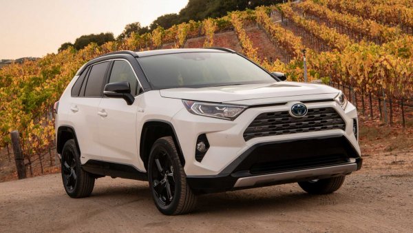 «Минус может быть один – владелец»: Слабые места Toyota RAV4 2019 назвали в сети