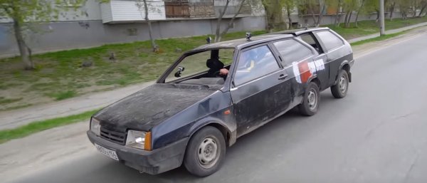 «Лимузин из Восьмёрки»: Переработанный 6-колесный ВАЗ-2108 показали блогеры