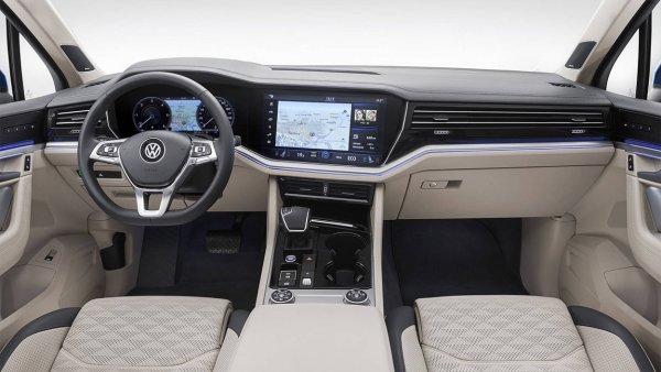 «Прокачать до Audi»: Какие «премиальные» опции можно активировать в Volkswagen Touareg