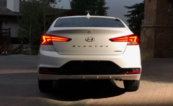 Чем она хуже старой: Новую Hyundai Elantra 2019 проанализировал эксперт