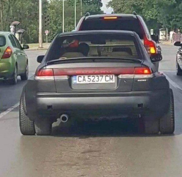 «Суровые болгарские корчестроители»: Гибрид «Газели» и Subaru высмеяли в сети