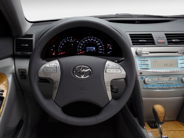 «Оригиналы – не всегда хорошо»: Владелец Toyota Camry V40 рассказал о запчастях и обслуживании машины