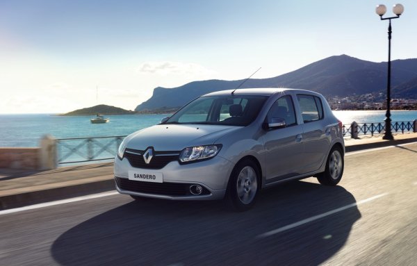 «Второй год умереть не может»: О впечатляющей надежности Renault Sandero рассказал владелец