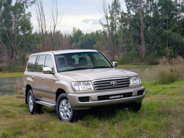 «Ее хватит даже следующему поколению»: О покупке Toyota Land Cruiser 100 2004-го года рассказал владелец