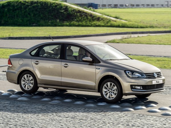 «Пересел бы на «Весту» с вариатором»: Хозяин VW Polo сравнил своё авто с LADA Vesta SW