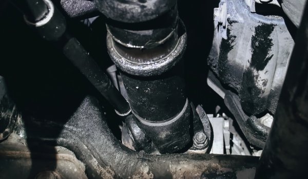 «Думаю, что это конструктивная недоработка»: Блогер рассказал, как убрать дефект управления на Toyota Land Cruiser 200