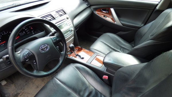 «Ну убогая же»: Российские автолюбители начинают «отдаляться» от Toyota Camry 40