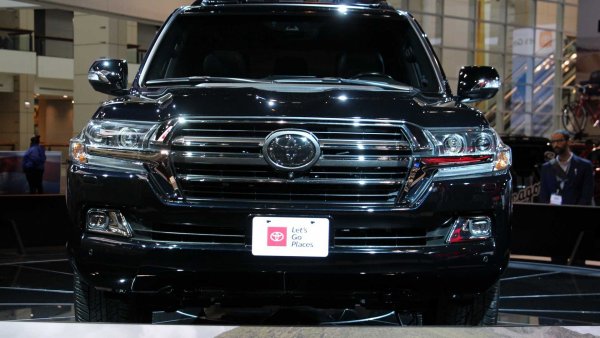 В новый год с новым «Крузаком»: Каким представит Toyota свой новый Land Cruiser 200?