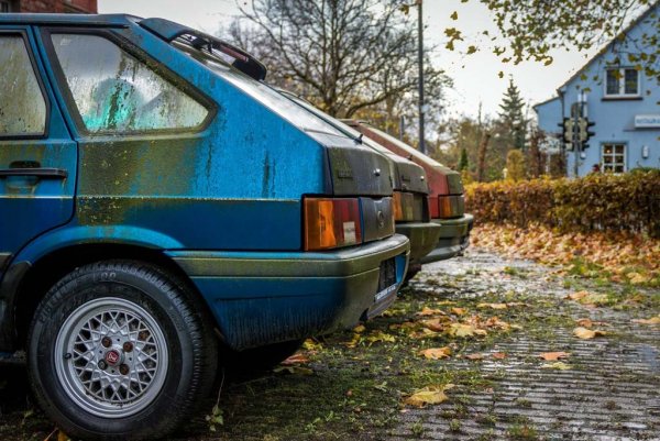 Гниющий эксклюзив: В Германии нашли парковку с экспортными LADA Samara с нулевым пробегом