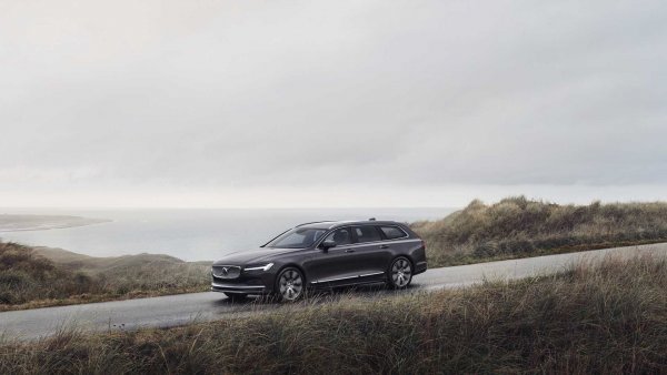 Как выглядит шведская роскошь?: Volvo представила обновленные седан S90 и универсал V90